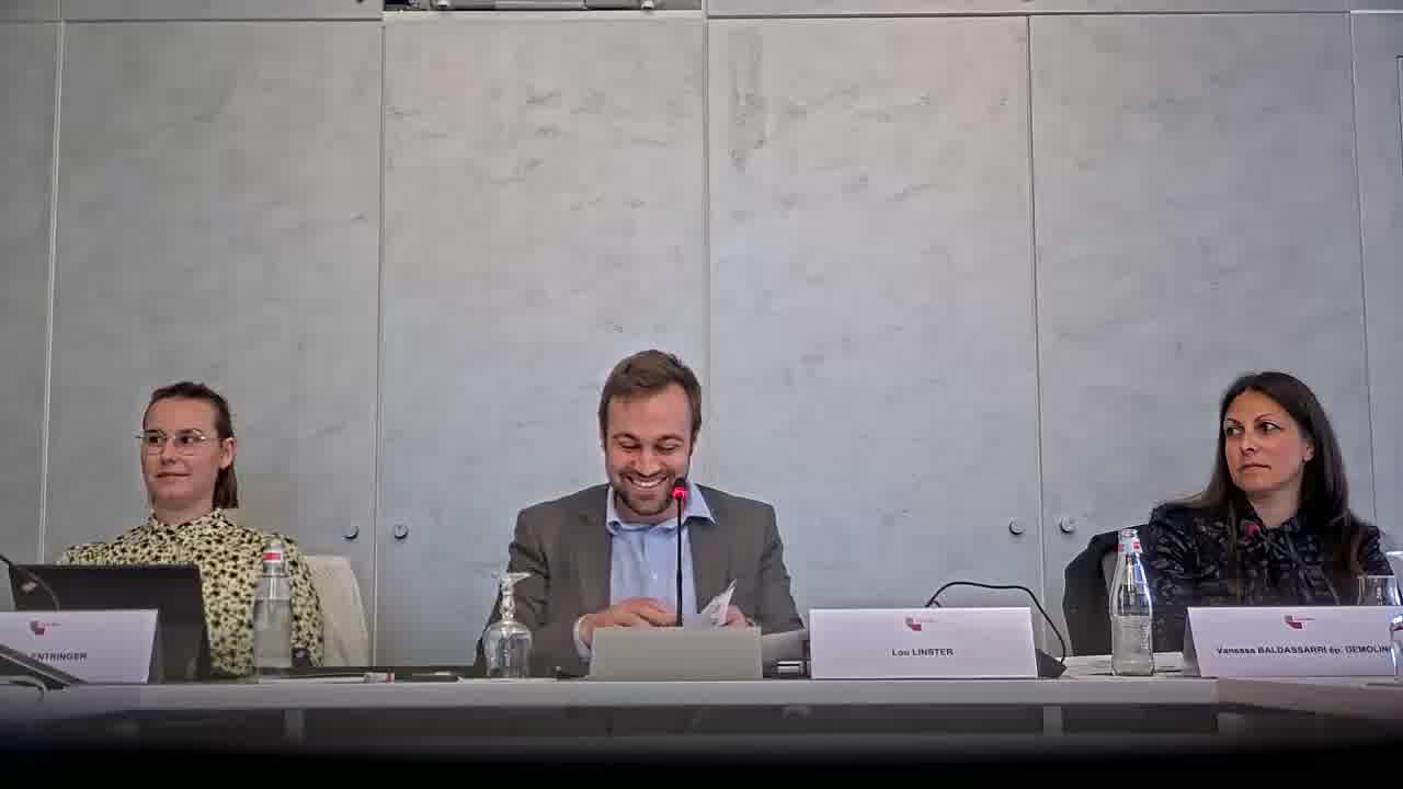 5. Approbation de plusieurs actes notariés : a) Approbation acte de vente, parcelle no. 203/8182, b) Approbation acte de vente, parcelle no. 187/8180.